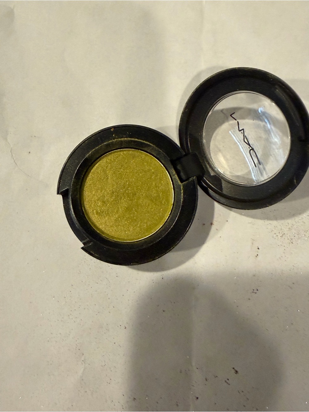 MAC Cosmetics Single Eyeshadow in Olive-Gold
